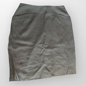 BARNEYS NEW YORK black skirt. Size 48/14